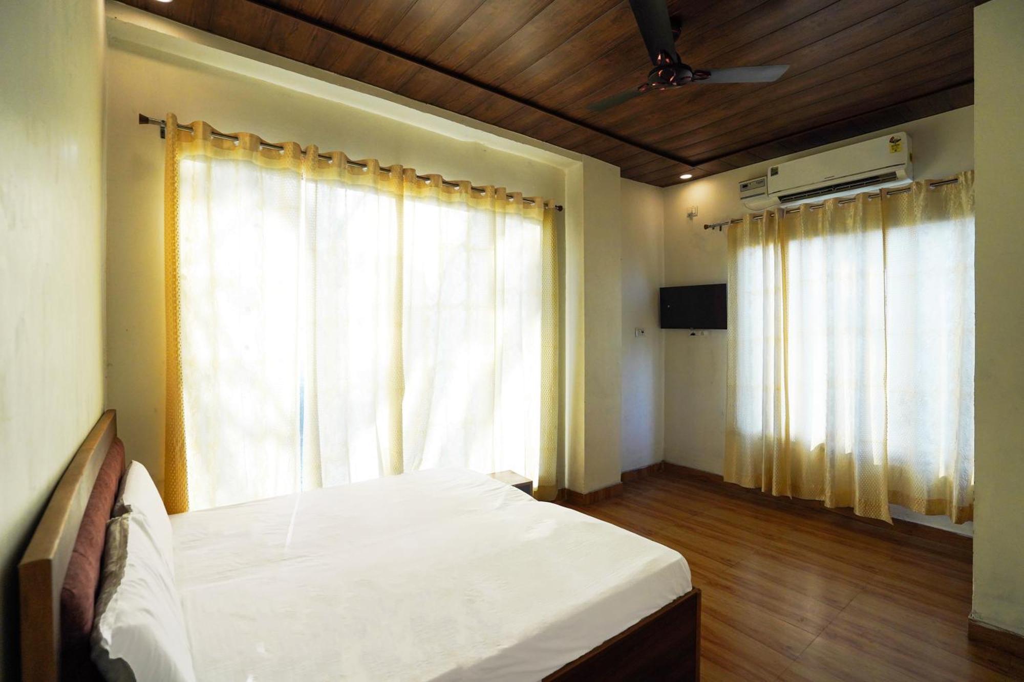 Hotel O R G Farm House Meerut Luaran gambar