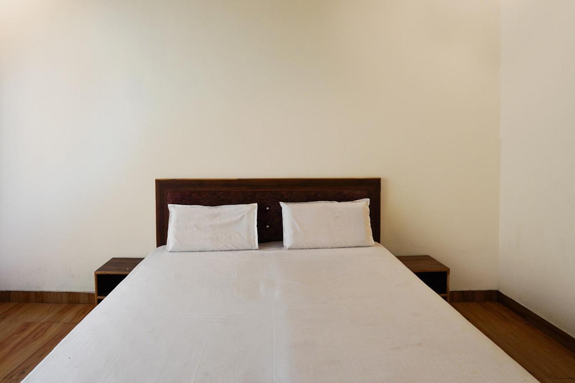 Hotel O R G Farm House Meerut Luaran gambar